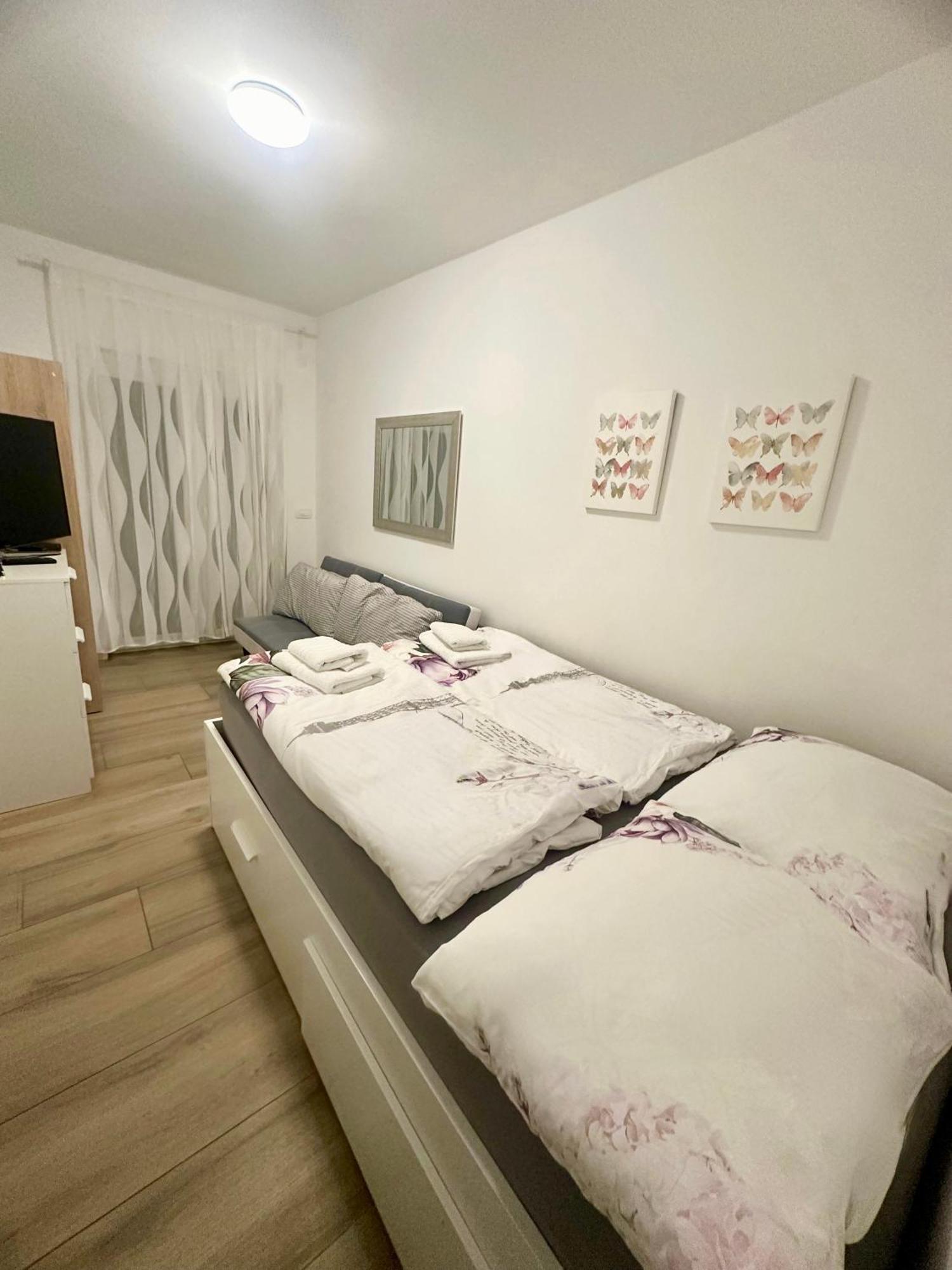 Nikola Apartmani Crikvenica Esterno foto